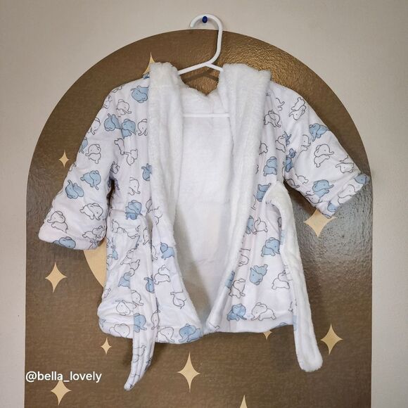 🏖 6M+ Super Soft Fuzzy Baby Elephant Robe - Picture 1 of 3